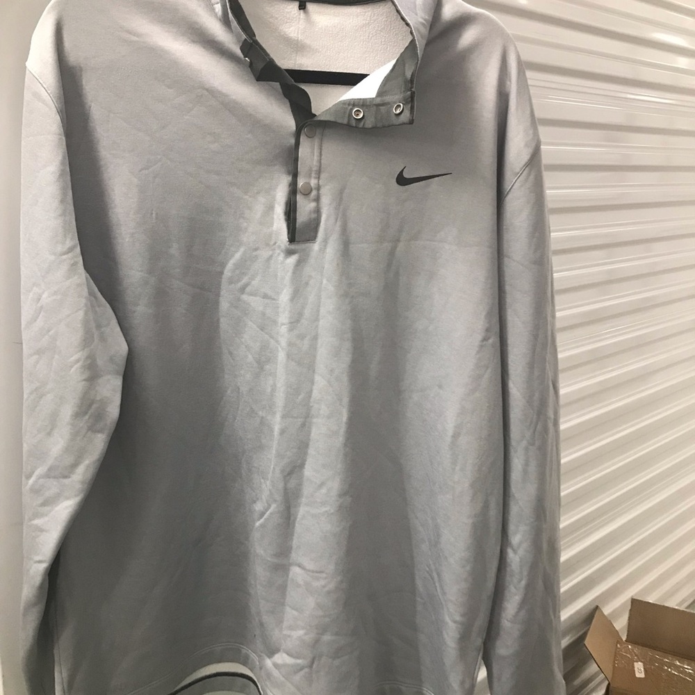 Nike Men's Gray Casual Button Down Shirt